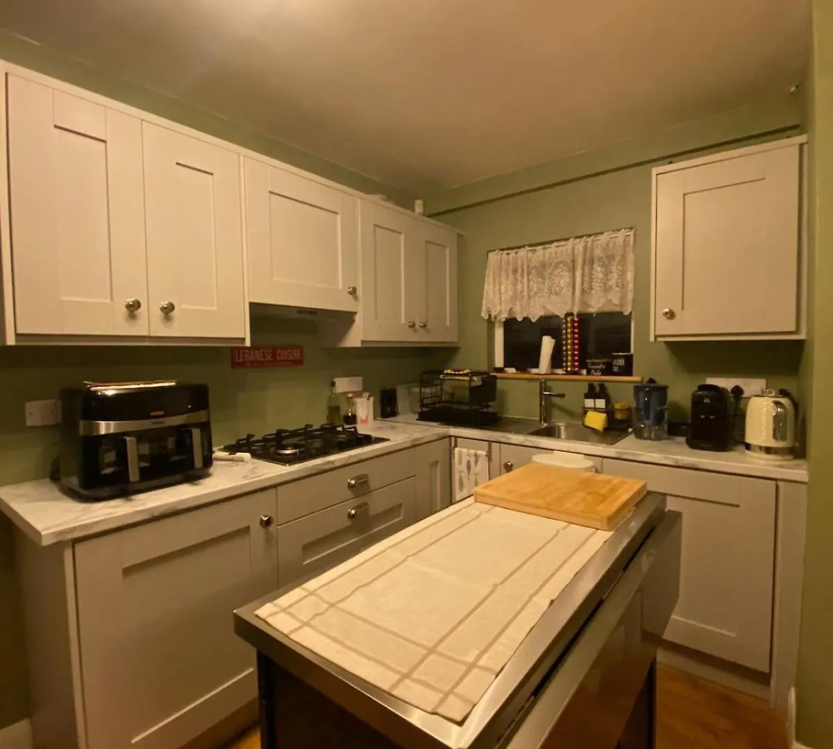 Spacious House In Central Dublin Vila